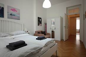 City Castle Aparthotel