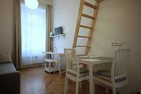 City Castle Aparthotel