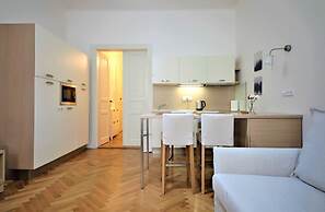 City Castle Aparthotel