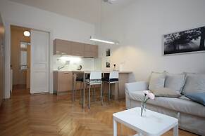 City Castle Aparthotel