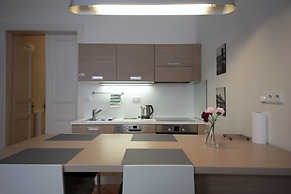 City Castle Aparthotel