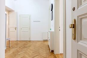 City Castle Aparthotel