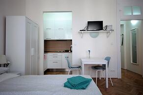 City Castle Aparthotel