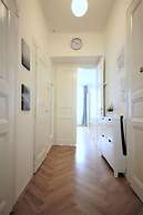 City Castle Aparthotel