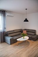 Apartament F&J