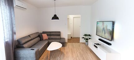 Apartament F&J