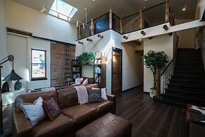 La Casa Loba Spanish Hacienda Hot Tub & Pool