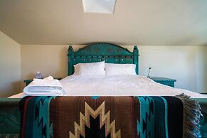 La Casa Loba Spanish Hacienda Hot Tub & Pool