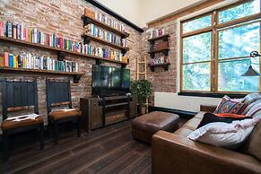 La Casa Loba Spanish Hacienda Hot Tub & Pool