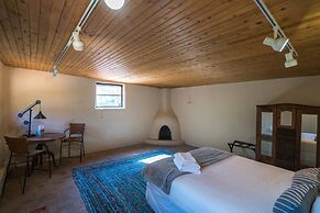 La Casa Loba Spanish Hacienda Hot Tub & Pool