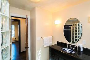 La Casa Loba Spanish Hacienda Hot Tub & Pool