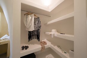 Santoterra Antigua Suites