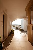 Santoterra Antigua Suites