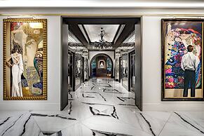 Grand Bohemian Charlotte, Autograph Collection