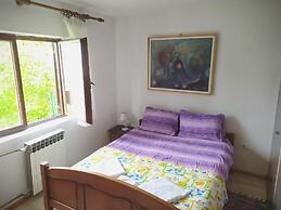 Summit Guest House & Grill