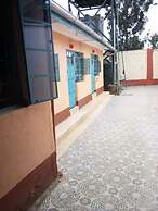 Summit Guest House & Grill