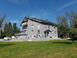 Studio directly by Lake Contance