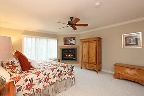 Upscale 3BR Topnotch Overlook
