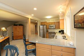 Upscale 3BR Topnotch Overlook