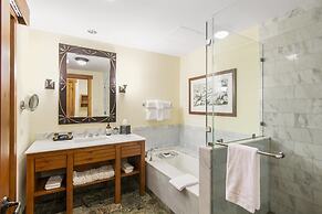 1325 Studio @ The Lodge at Spruce Peak