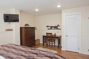 1BR Topnotch Condo