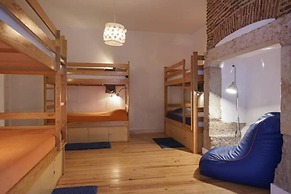 Living Lounge Hostel