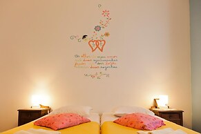 Living Lounge Hostel