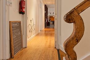 Living Lounge Hostel