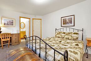 Forest Treehouse # 1473