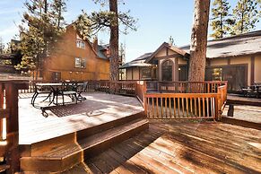 Four Happy Bears Estate #1277