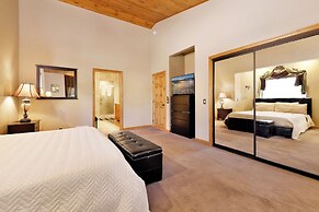 Four Happy Bears Estate #1277