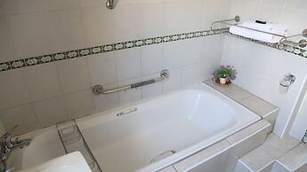 Roba Monakedi Guest Lodge