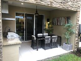 Comfortable 4 BDR House near Disney in Orlando