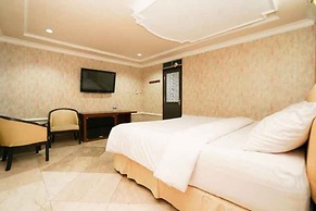 Hotel Istana Permata Dinoyo