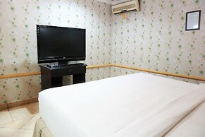 Hotel Istana Permata Dinoyo