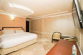 Hotel Istana Permata Dinoyo