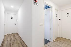 AYZ Villegas - Auto check-in property