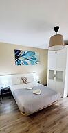 AYZ Villegas - Auto check-in property