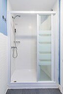 AYZ Villegas - Auto check-in property