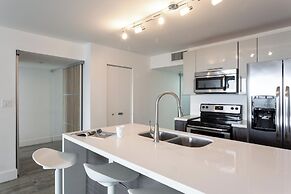 Ocean View Condo With Gorgeous Miami Sunset