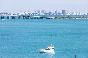 Ocean View Condo With Gorgeous Miami Sunset