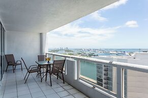 Bayfront Gem With Balcony and Pool