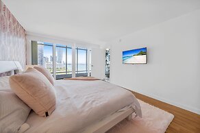 Bayfront Gem With Balcony and Pool