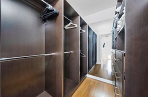 Bayfront Gem With Balcony and Pool