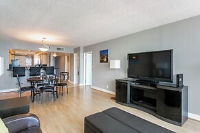 Bayfront Gem With Balcony and Pool