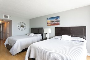 Bayfront Gem With Balcony and Pool