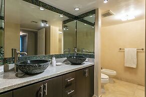 Bayfront Gem With Balcony and Pool