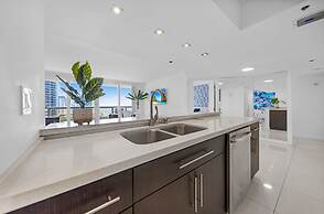 Bayfront Gem With Balcony and Pool