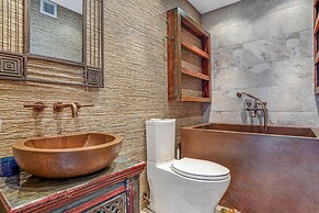 Cozy Oceanview Retreat on the Bay