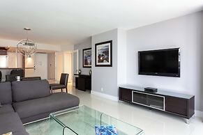 Cozy Oceanview Retreat on the Bay